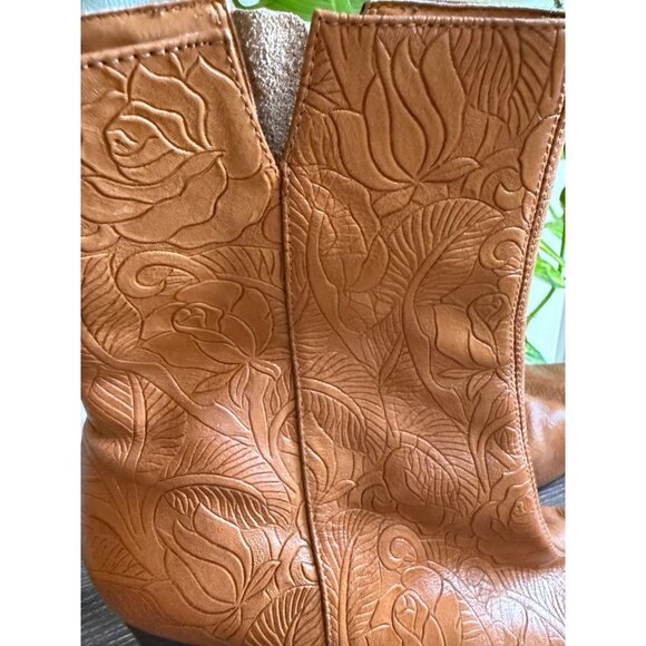 Vintage Brown Embossed Leather Ankle Boots – Size 9M - Picture 3 of 10